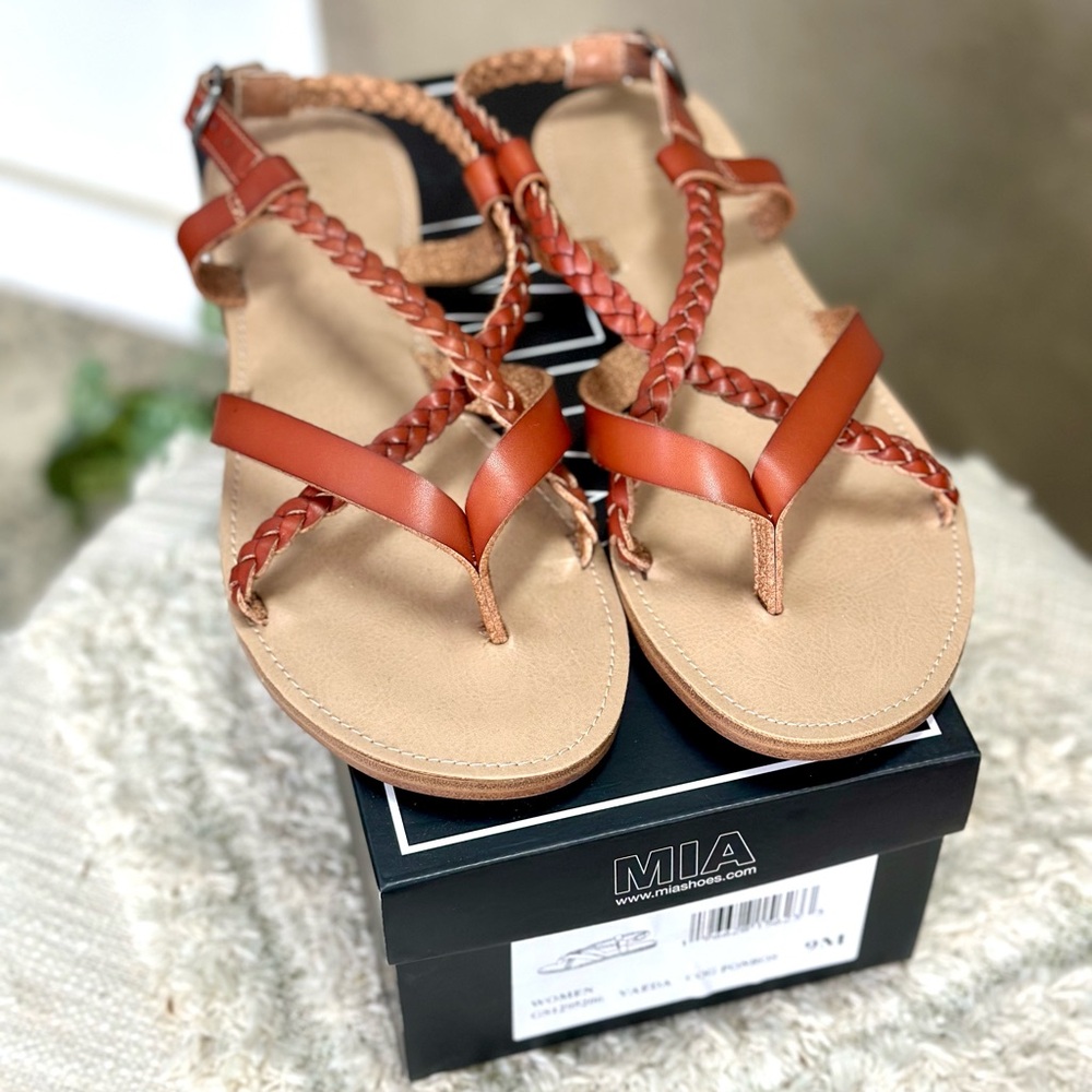 NWT MIA Vaeda Womens Strappy Thong Cognac Sandals Size 9 - Picture 7 of 8